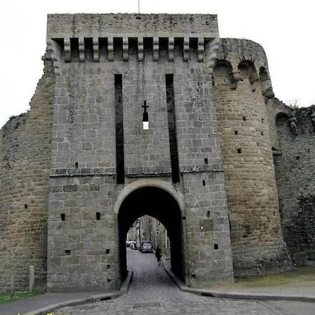Charmant T1 Au Coeur Du Centre Historique De Dinan Zewnętrze zdjęcie