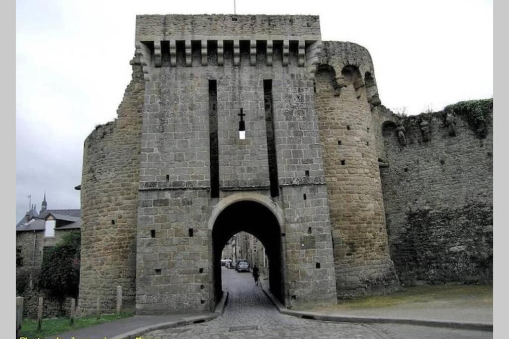 Charmant T1 Au Coeur Du Centre Historique De Dinan Zewnętrze zdjęcie